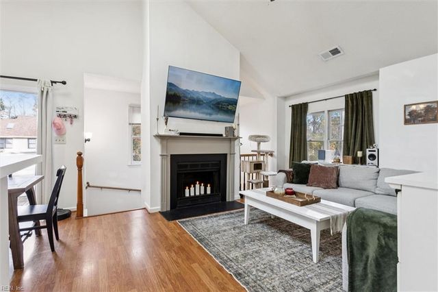 24 Tamarisk Quay Apt I, Hampton, VA 23666