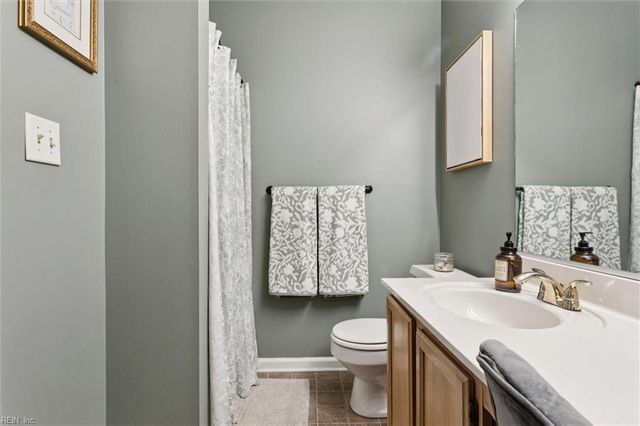 24 Tamarisk Quay Apt I, Hampton, VA 23666