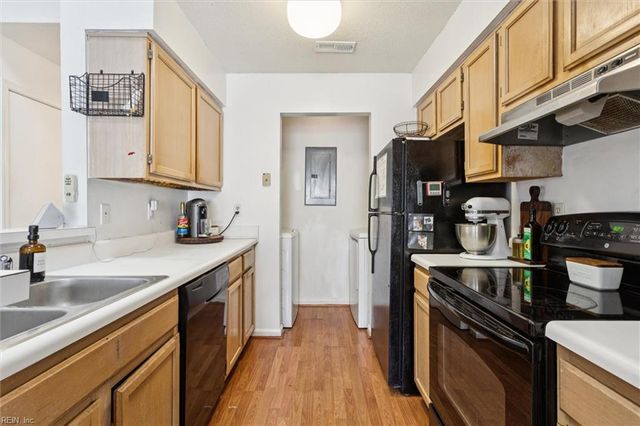 24 Tamarisk Quay Apt I, Hampton, VA 23666