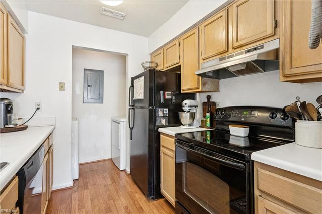 24 Tamarisk Quay Apt I, Hampton, VA 23666