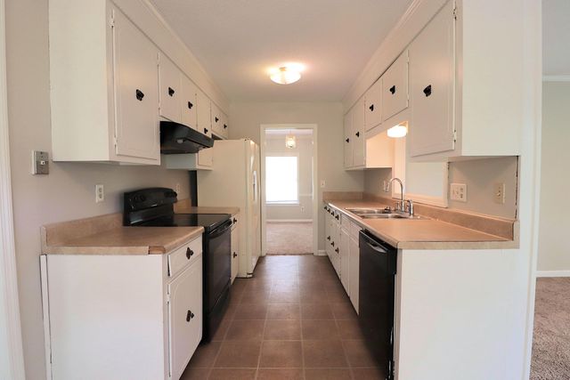 2395 Vistavia Road, North Charleston, SC 29406