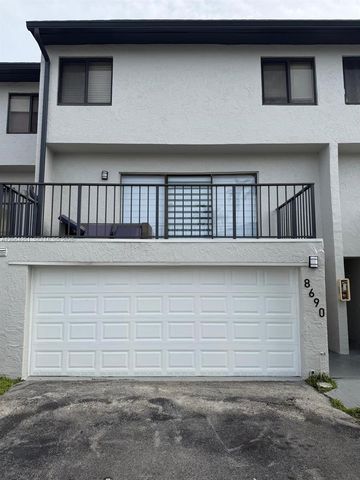 8690 SW 154th Cir Place 3D, Miami, FL 33193