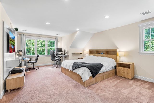 16 Country Candle Ln 16, Northborough, MA 01532