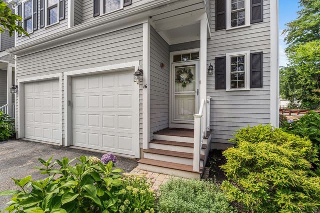 16 Country Candle Ln 16, Northborough, MA 01532