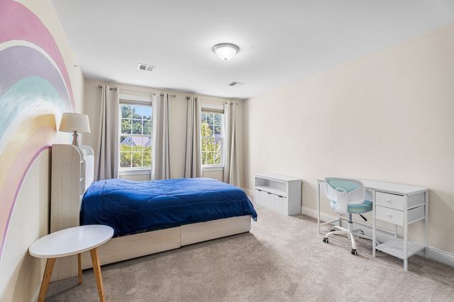 16 Country Candle Ln 16, Northborough, MA 01532