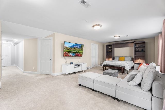 16 Country Candle Ln 16, Northborough, MA 01532