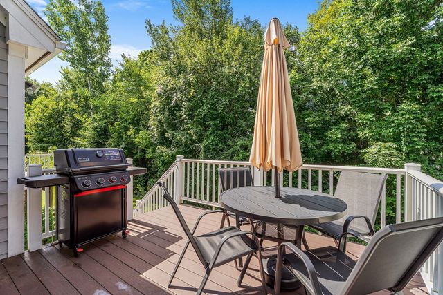 16 Country Candle Ln 16, Northborough, MA 01532