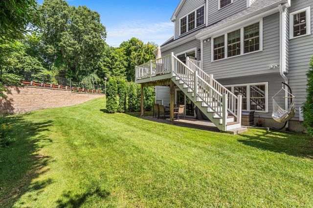 16 Country Candle Ln 16, Northborough, MA 01532