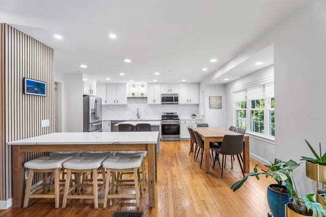 16 Country Candle Ln 16, Northborough, MA 01532