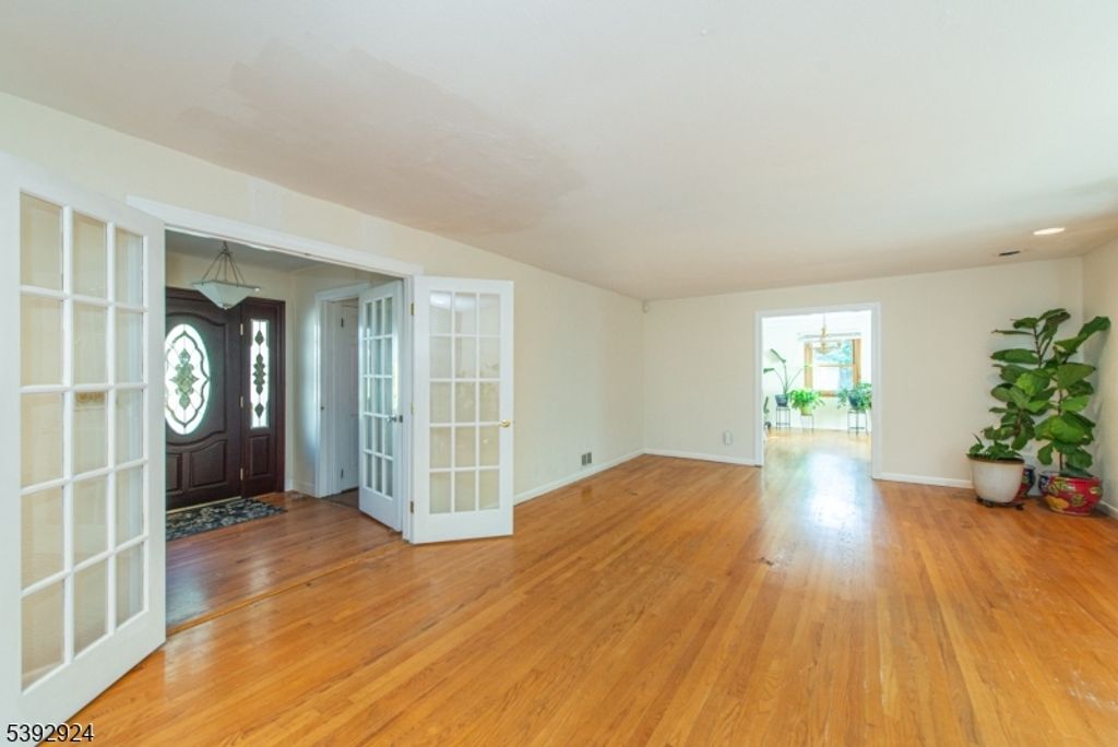 11 Mountain Way South, West Orange Twp., NJ 07052 — photo 4