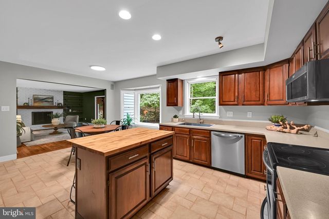 3196 PLOW RD, Mohnton, PA 19540