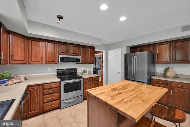 3196 PLOW RD, Mohnton, PA 19540