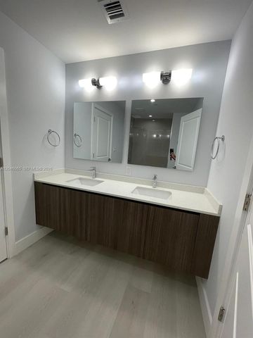 1938 Jackson Street 301, Hollywood, FL 33020