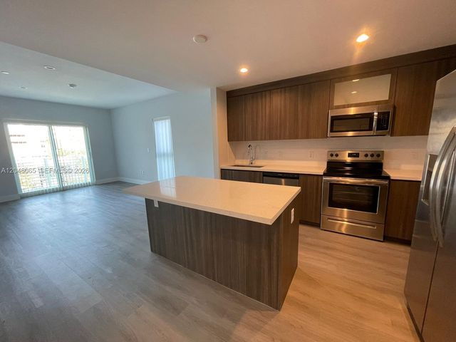1938 Jackson Street 301, Hollywood, FL 33020