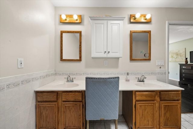 159 Greensboro Rd, Dedham, MA 02026