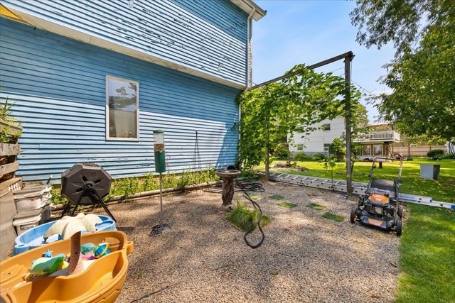 159 Greensboro Rd, Dedham, MA 02026