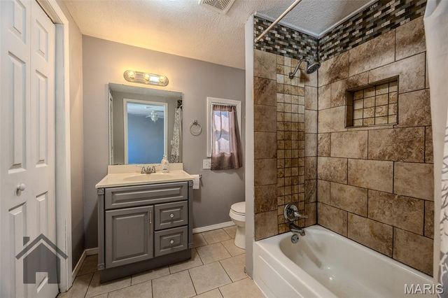 22818 Spruce Road, Waynesville, MO 65583