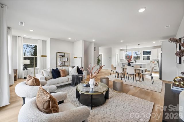 7924 Sansom Circle, Charlotte, NC 28213