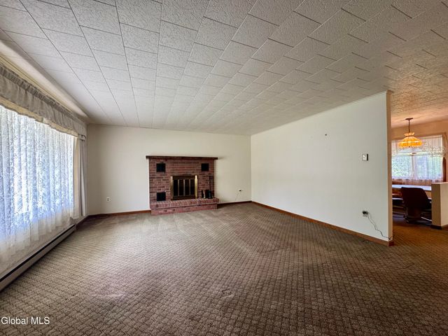 24 Links Avenue, Hadley, NY 12835