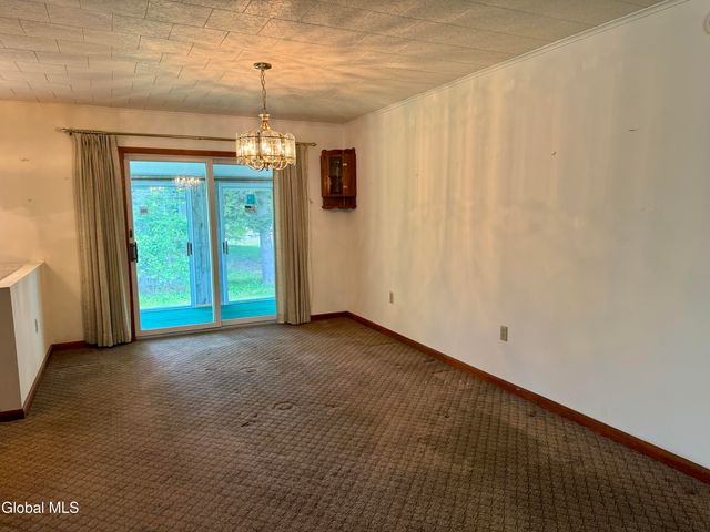24 Links Avenue, Hadley, NY 12835