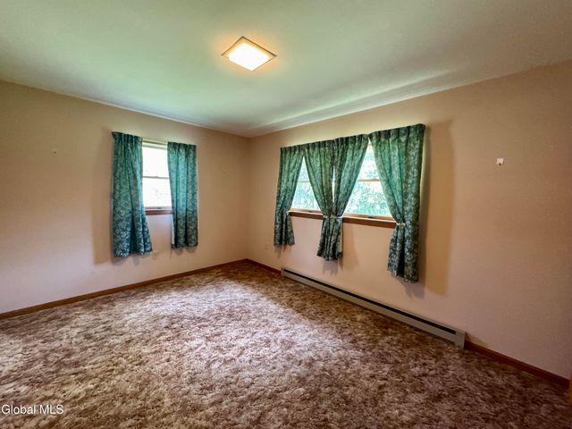 24 Links Avenue, Hadley, NY 12835
