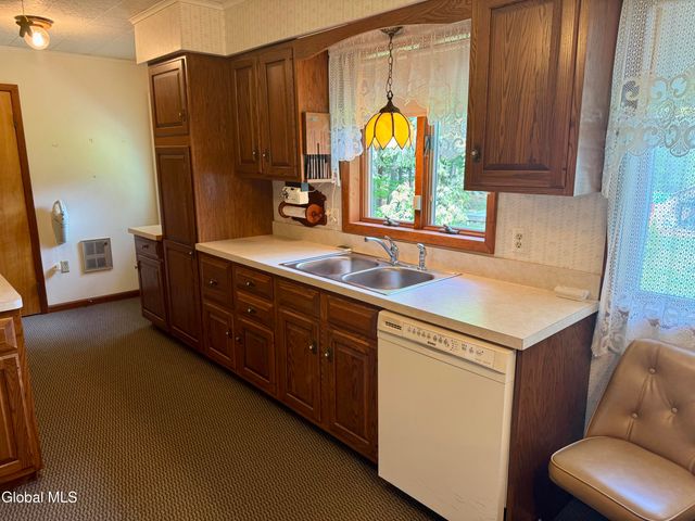 24 Links Avenue, Hadley, NY 12835