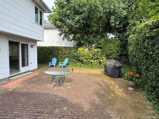 140 Union Avenue B, Lynbrook, NY 11563