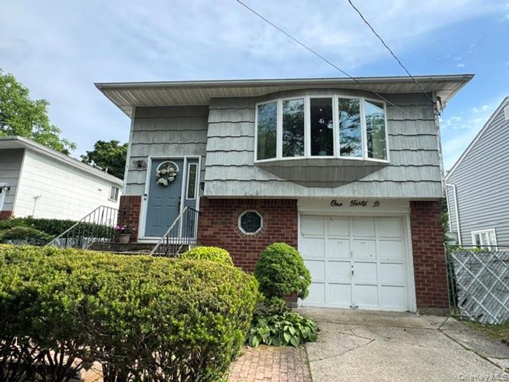 140 Union Avenue B, Lynbrook, NY 11563