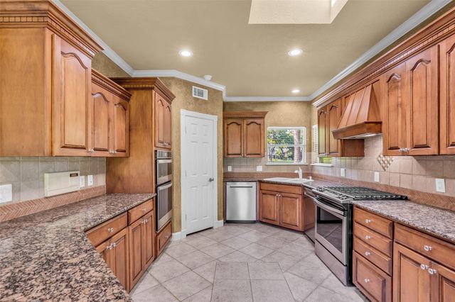 29015 Commons Oaks Drive, Huffman, TX 77336