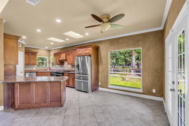 29015 Commons Oaks Drive, Huffman, TX 77336