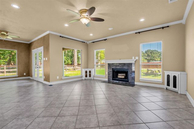 29015 Commons Oaks Drive, Huffman, TX 77336