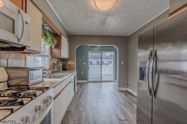 134 Stanton St, Rahway City, NJ 07065