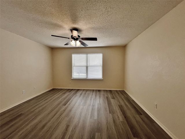 609 Blueberry Hill Lane, Mansfield, TX 76063