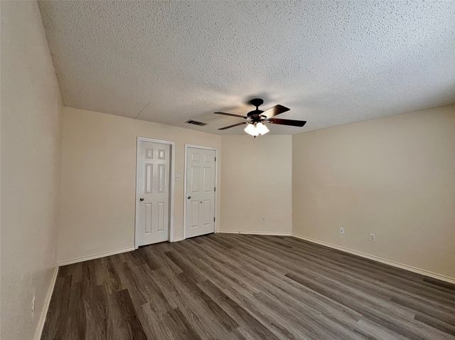 609 Blueberry Hill Lane, Mansfield, TX 76063