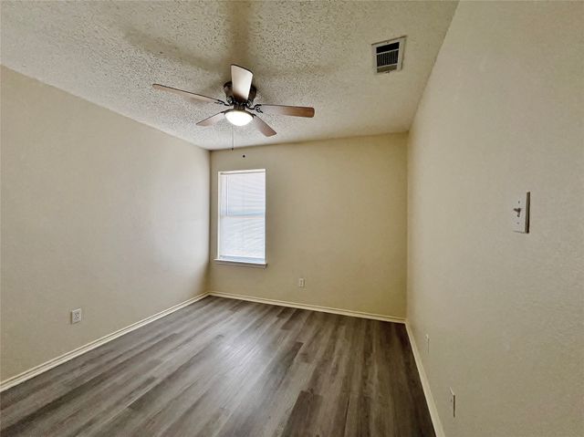 609 Blueberry Hill Lane, Mansfield, TX 76063