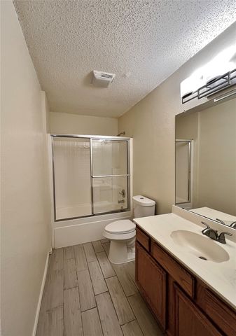 609 Blueberry Hill Lane, Mansfield, TX 76063