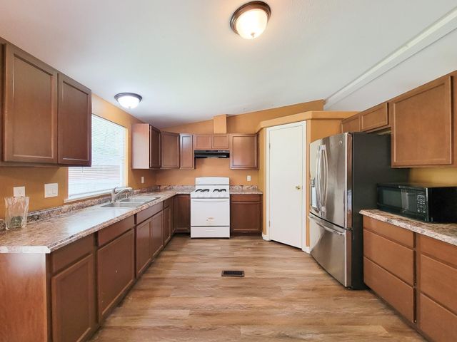 20284 Forest Woods Lane, Montgomery, TX 77356