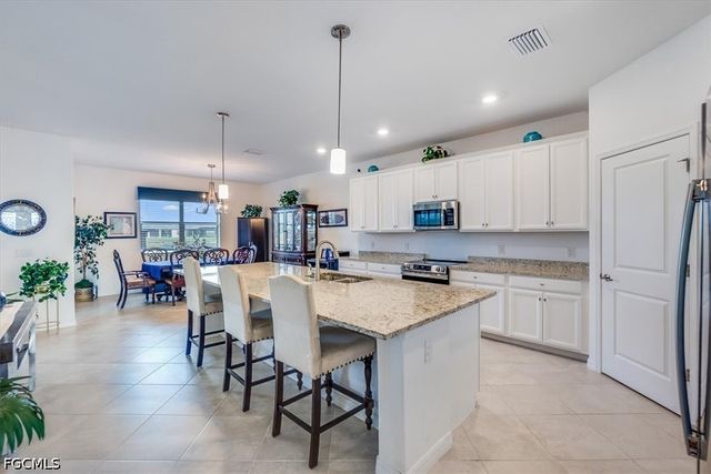 3335 Menores WAY, Fort Myers, FL 33905