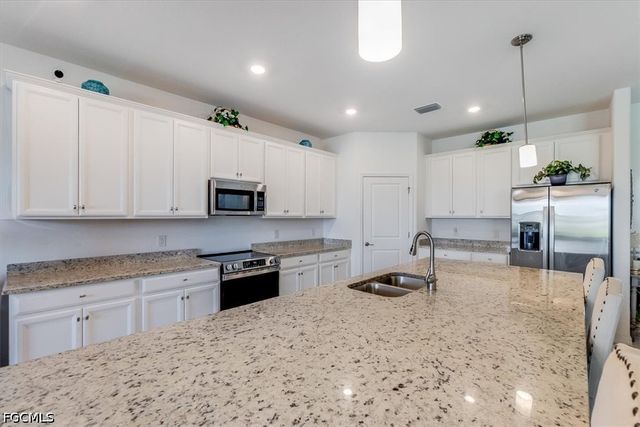 3335 Menores WAY, Fort Myers, FL 33905