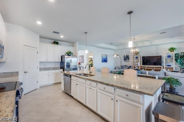 3335 Menores WAY, Fort Myers, FL 33905