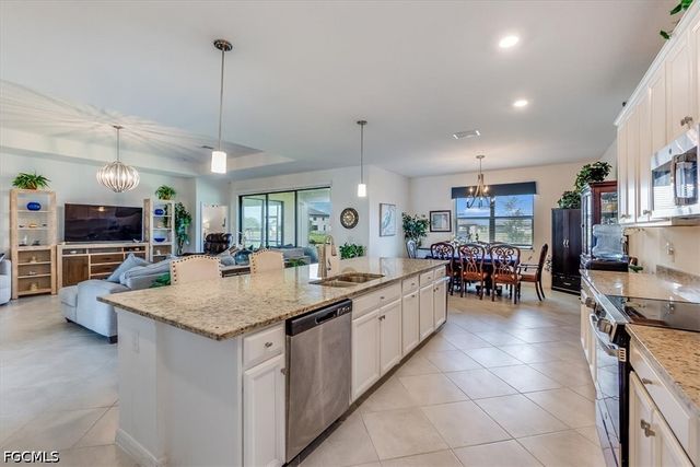 3335 Menores WAY, Fort Myers, FL 33905