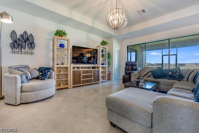 3335 Menores WAY, Fort Myers, FL 33905