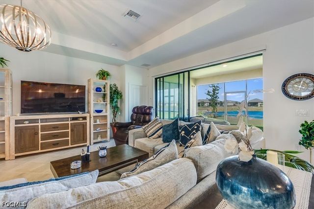 3335 Menores WAY, Fort Myers, FL 33905