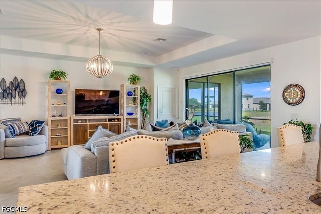 3335 Menores WAY, Fort Myers, FL 33905