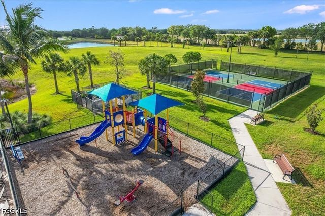 3335 Menores WAY, Fort Myers, FL 33905