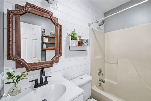 759 Hollowood Lane, Avon, IN 46123