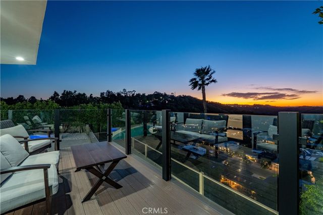 8045 Mulholland Drive, Los Angeles, CA 90046