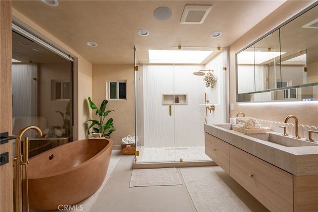 8045 Mulholland Drive, Los Angeles, CA 90046