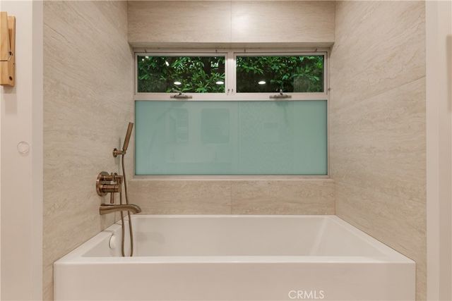 8045 Mulholland Drive, Los Angeles, CA 90046