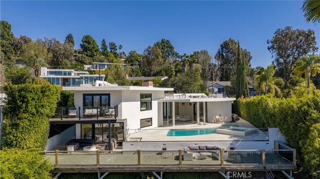 8045 Mulholland Drive, Los Angeles, CA 90046